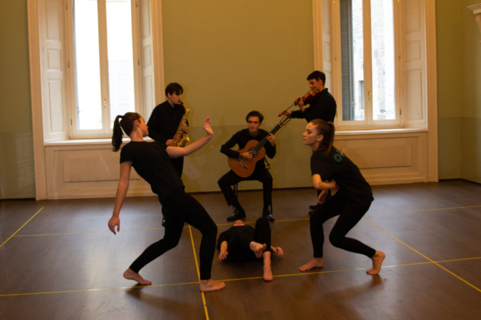 Il Liceo Musicale Coreutico “Giuditta Pasta” di Como presenta lo spettacolo itinerante “Frammenti di Città”