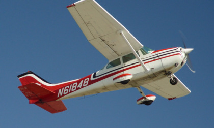 Ruba un aereo e scappa in Francia: arrestato... in cielo