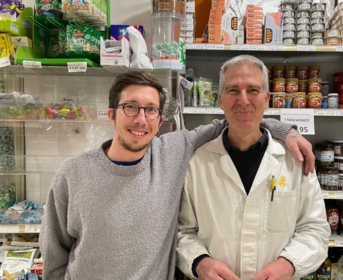 Con i tatuaggi Mr Mike aiuta le famiglie più bisognose