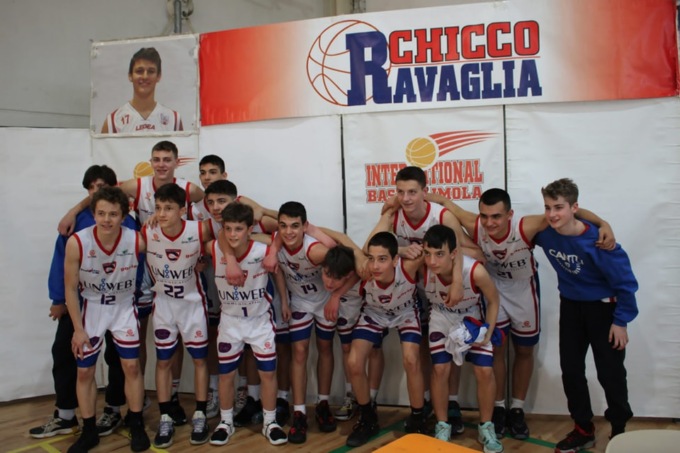 Progetto Giovani Cantù i biancoblù battono Pesaro e volano in semifinale al Trofeo Chicco Ravaglia