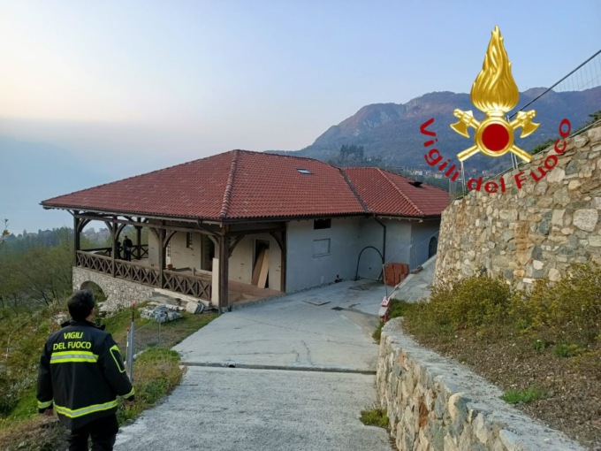 Fiamme nella villa sul lago dell’oligarca russo, la Prefettura intensifica i controlli