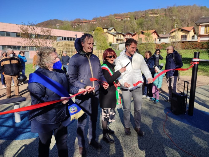 Inaugurata la nuova area skyfitness a Proserpio. Antonio Rossi: “Invito ad utilizzarla”