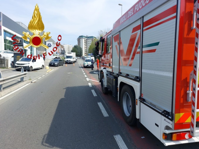 Scontro auto moto, ferita una 16enne