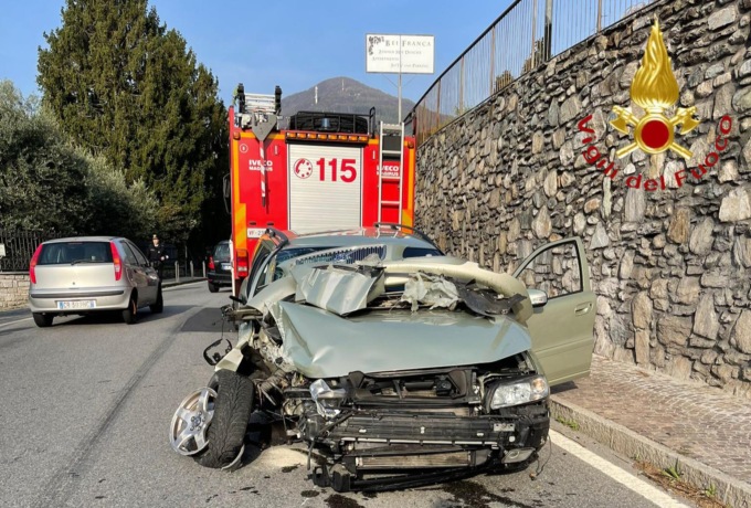 Incidente a Gravedona, due giovani ferite