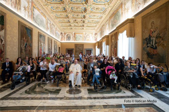 Papa Francesco accoglie l’associazione Cornelia de Lange: presente anche il primario di Pediatria del Sant’Anna