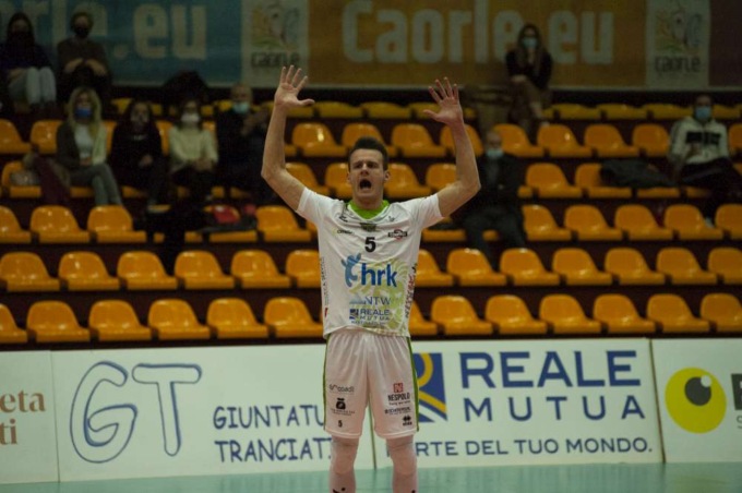 L’opposto mancino Kristian Gamba al Pool Libertas Cantù