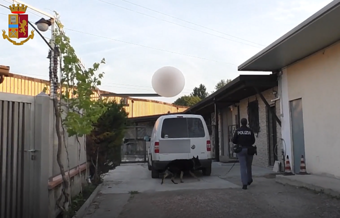 Traffico internazionale di droga e riciclaggio con opere d’arte: sotto sequestro anche un’azienda di logistica comasca