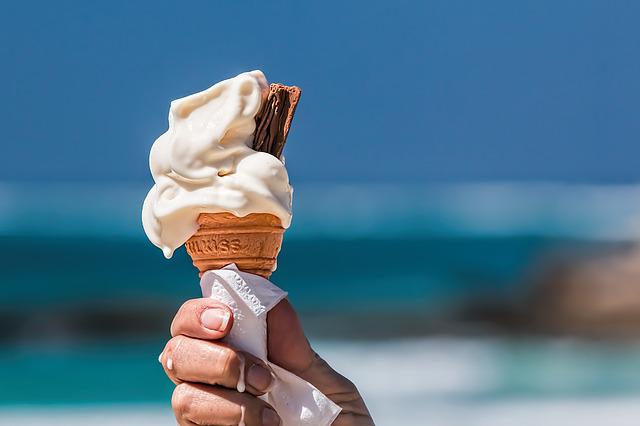 Termometro a +32° scoppia l’estate ed è boom per il gelato
