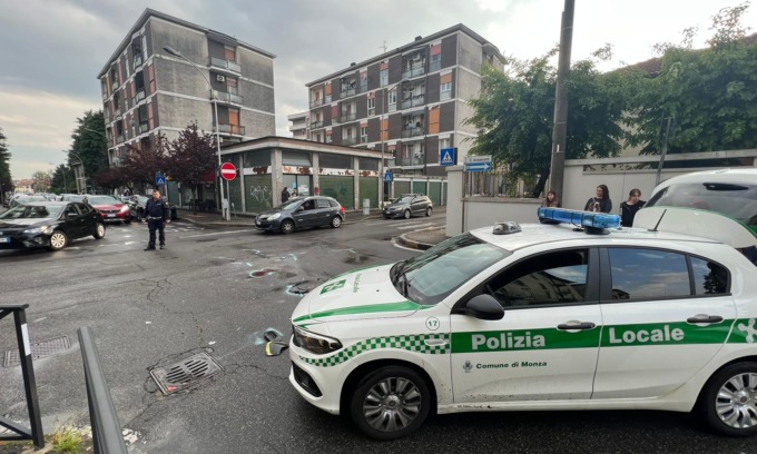 Drammatico scontro tra un’auto e un ciclomotore, grave un 15enne comasco