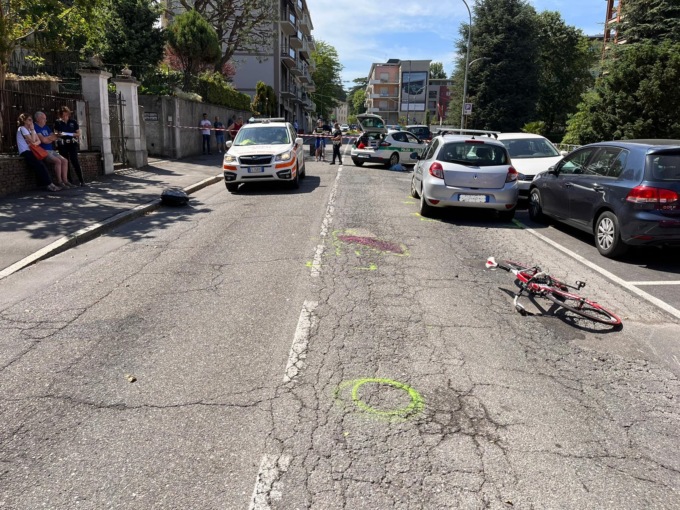 Schianto tra auto e bici a Cantù: deceduto ciclista 59enne di Cucciago