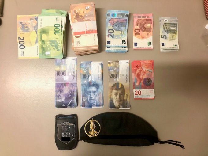 Intercettati un milione e 700mila euro non dichiarati ai valichi di Ponte Chiasso, Brogeda e Oria Valsolda