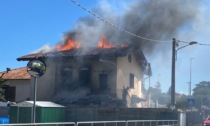 Incendio a Bulgarograsso: a fuoco una palazzina