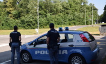 Controlli antidroga nell'Erbese: tenta di fuggire e scatta l'inseguimento in auto nel centro cittadino