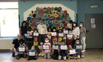 La scuola primaria Como-Prestino riceve il premio Enegan