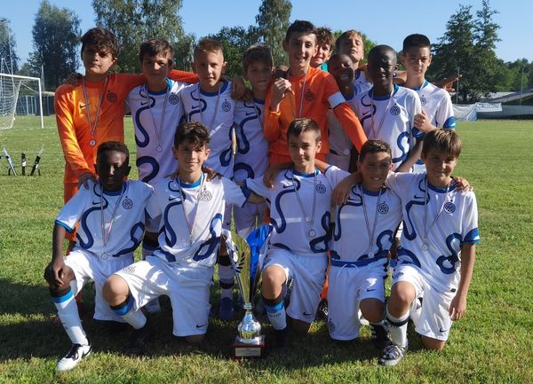 Calcio giovanile a Olgiate bella passerella per i campioncini di domani e i grandi ex del Como del passato