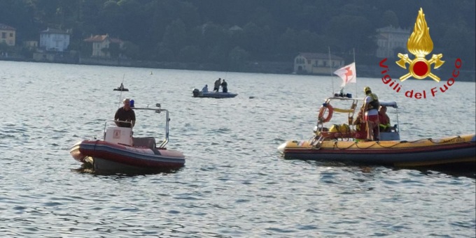 Si tuffa nel lago vicino al Tempio Voltiano ma rimane sott’acqua: gravissimo un ragazzo