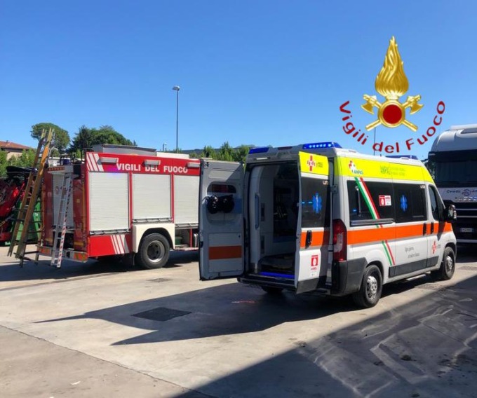 Infortunio sul lavoro a Lurago d’Erba: resta incastrato in un trituratore, è grave
