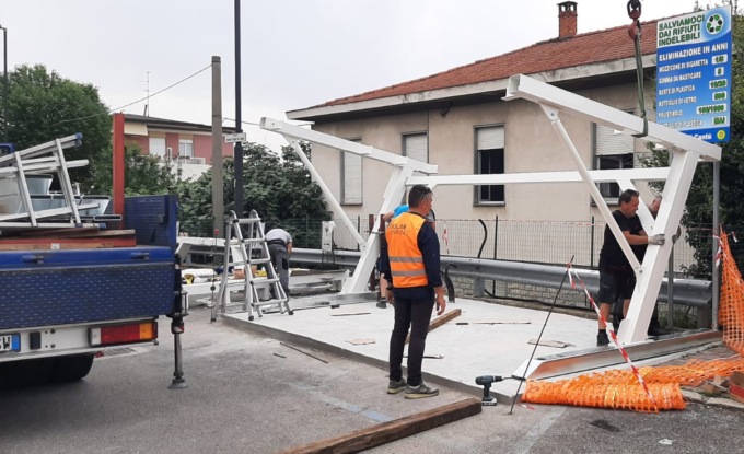 E-bike: installate le pensiline per le ricariche a Cantù