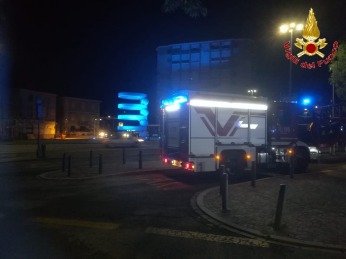 Uomo in stato confusionale recuperato dai Vigili del fuoco SIRENE DI NOTTE