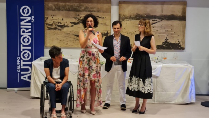 Il Coordinamento Gruppo Giovani dona il ricavato della festa d’estate ad Aism Como