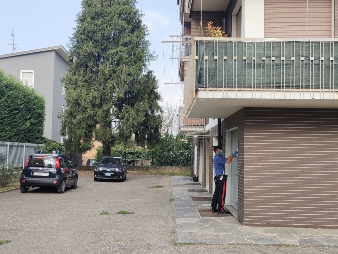 Omicidio a Cadorago: una 33enne accoltellata in casa, fermato il compagno