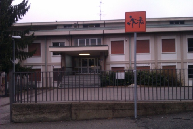 L’allarme della scuola a Cantù continua a suonare: la protesta dei residenti