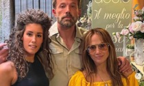 Scooter, gelato e shopping: Jennifer Lopez e Ben Affleck innamorati a Menaggio