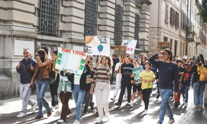 Fridays For Future Como: 200 manifestanti allo sciopero globale per il clima
