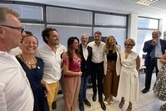 Elezioni 2022, Renzi a Como: “Serve sbloccare il Decreto Aiuti, imprese e famiglie rischiano di saltare in aria”