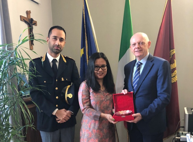 La Console dell’India in visita alla Questura di Como