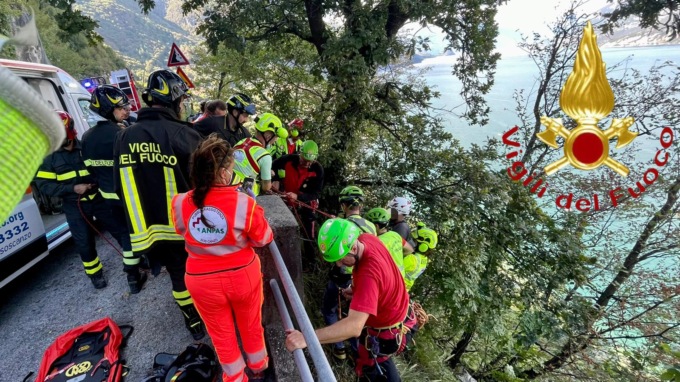 Scivola per 40 metri in una zona impervia: soccorso un uomo
