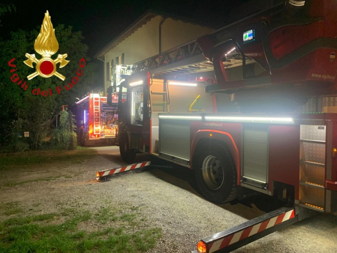 In fiamme un materasso: paura a Cantù