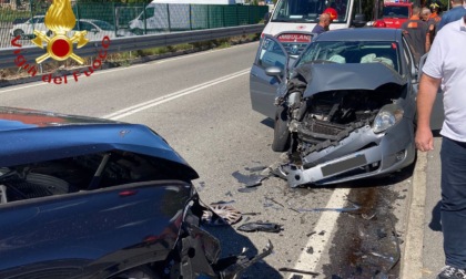 Incidente a Montano Lucino tra due auto: tre coinvolti