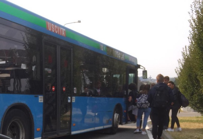 Ancora disagi sulla linea C80: sovraffollamento e ritardi sulla Cantù Monza