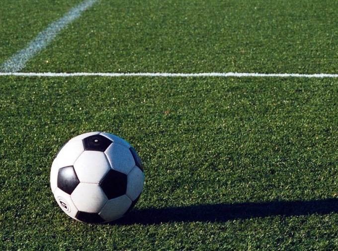 Lo sport italiano si ferma per i funerali di Papa Francesco: rinviata Como-Genoa