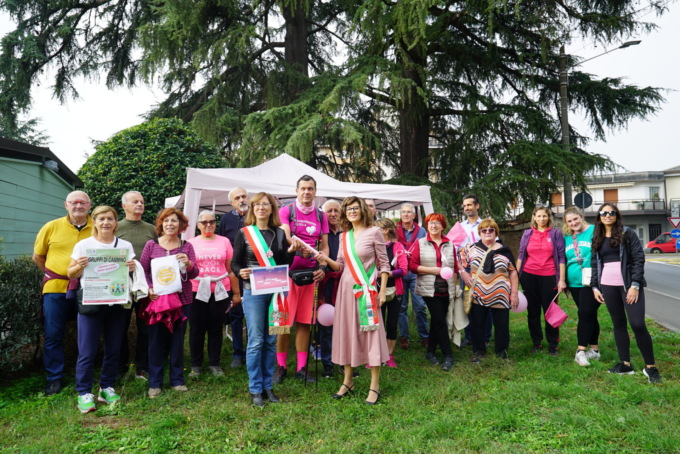 Ottobre in Rosa: sindaci e assessori si passano il testimone della prima staffetta della salute di Ats Insubria