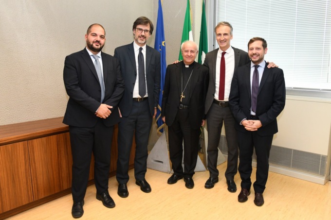 Il Consiglio regionale punta sull’assistenza domiciliare integrata. Mons. Paglia: “Un modello da esportare”