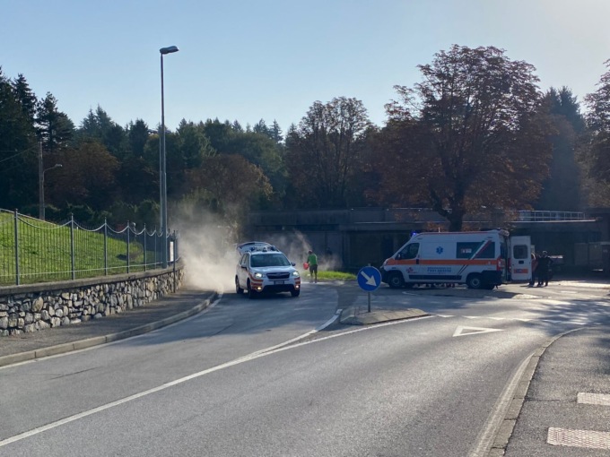 Scontro tra furgone e moto a Longone