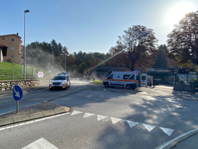 Scontro tra furgone e moto a Longone