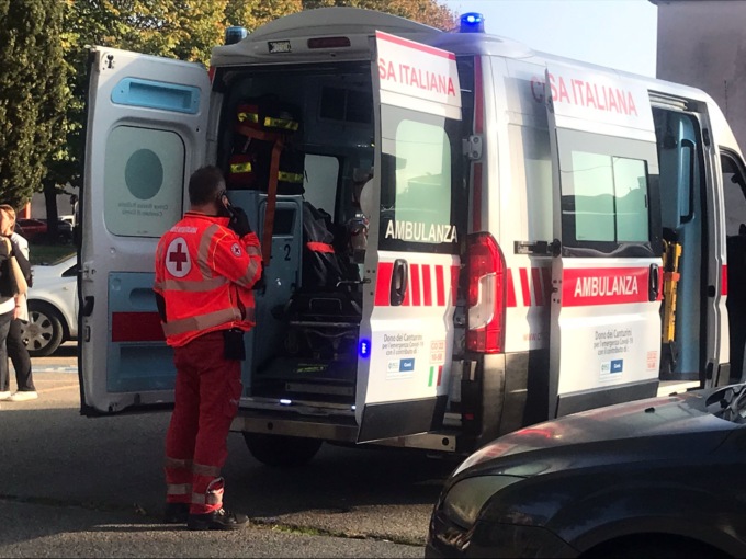 Malore mentre aspetta il nipote fuori dall'asilo