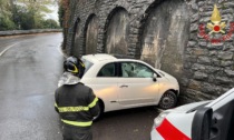 Si schiantano contro il muro a Como: feriti una donna e un uomo