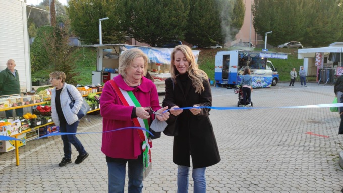 Inaugurato il nuovo mercato di Casnate