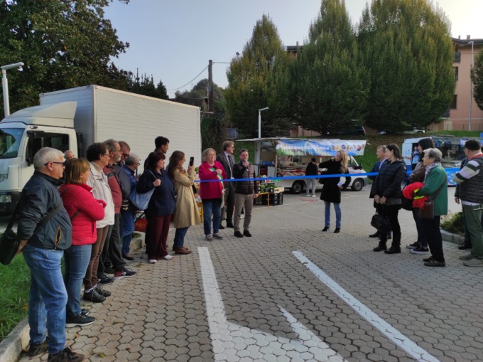 Inaugurato il nuovo mercato di Casnate