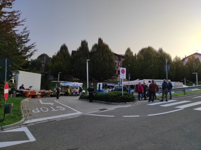Inaugurato il nuovo mercato di Casnate