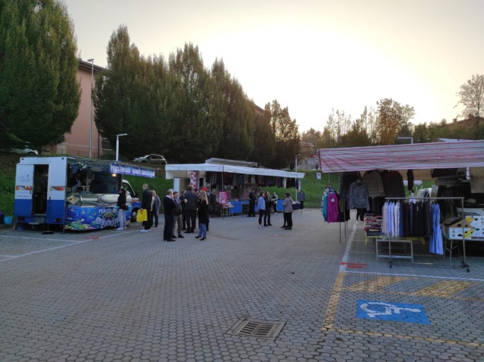 Inaugurato il nuovo mercato di Casnate
