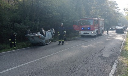 Incidente a Cantù: si ribalta con l'auto in via per Alzate