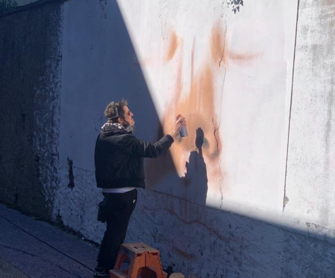 La Pro Loco lavora su un murales a Lezza, ma il sindaco diffida a proseguire