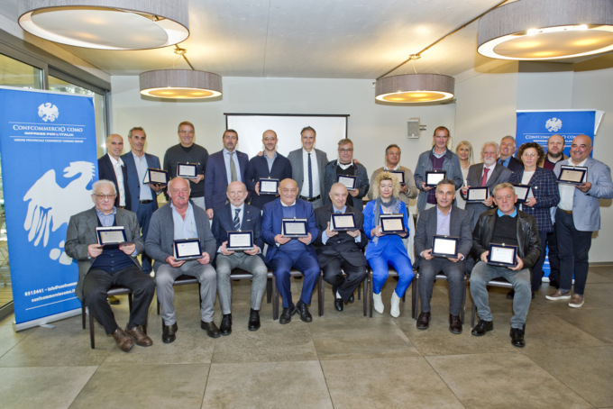Dalla Gioielleria Cappelletti di Cantù al Panificio Silvani Oliviero di Olgiate: premiati i “fedelissimi” di Confcommercio