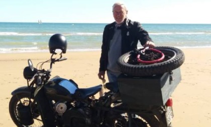 Egidio realizza il sogno di una vita: da Caccivio alla Normandia in moto