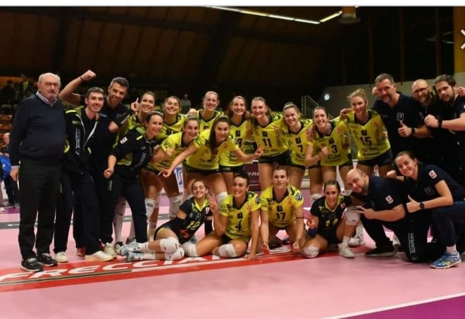 Albese Volley: la Tecnoteam torna a ruggire: stoppa l’Esperia e festeggia il primo successo casalingo